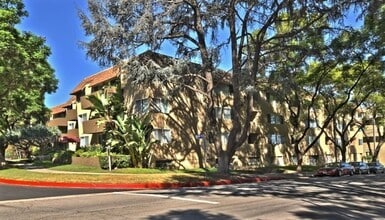 Building Photo - 14141 Dickens St