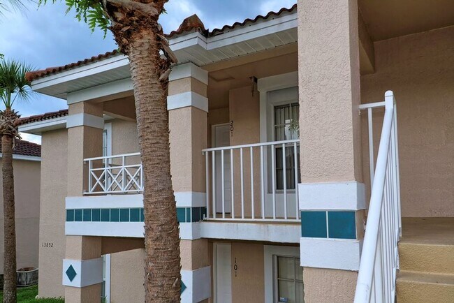Foto del edificio - Lakewood Condominiums at Meadow Woods