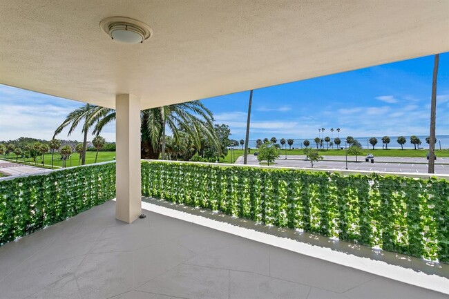 Foto del edificio - 1200 N Shore Dr NE