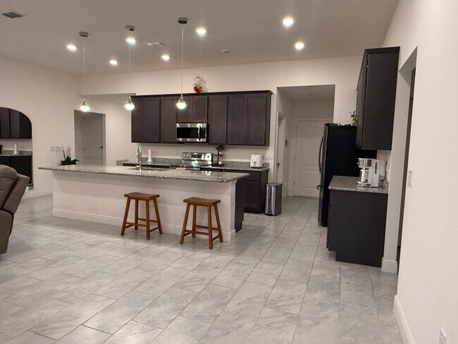 Foto del edificio - 878 SW Haas Ave