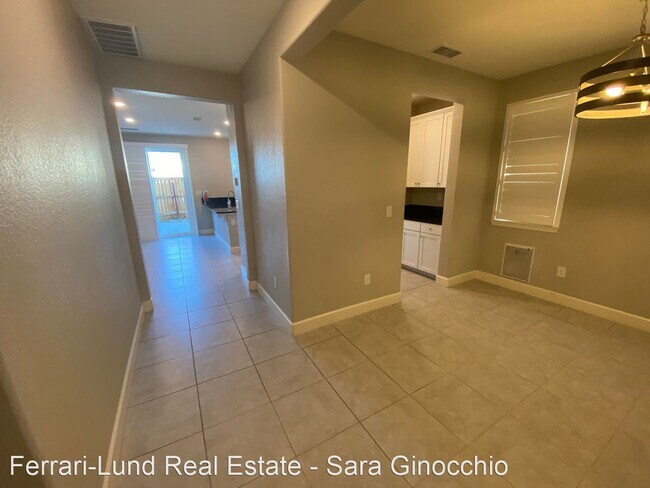 Building Photo - 4 br, 3 bath House - 6072 Red Sun Drive