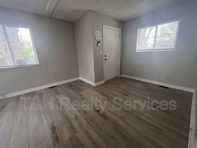 Foto del edificio - 739 Temperance Ave