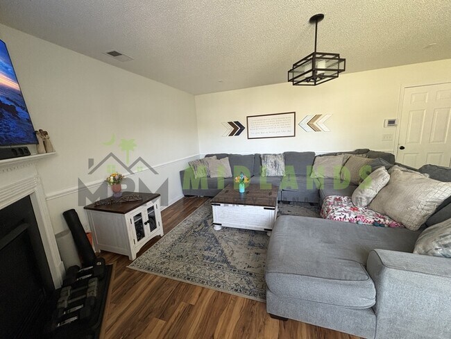 Foto del edificio - 233 Seabiscuit Ln