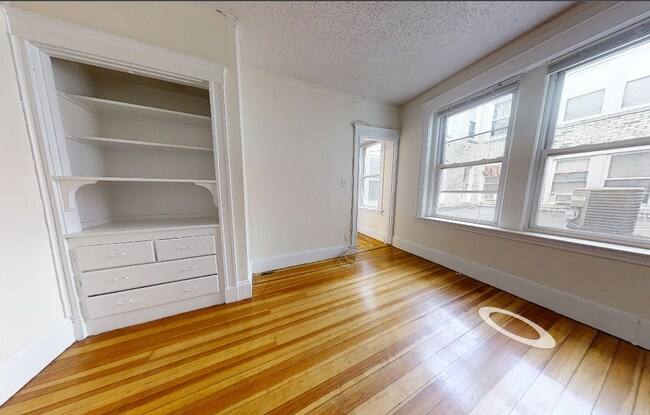Building Photo - 433 Cambridge St