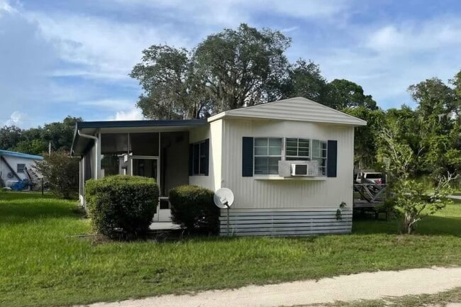 Foto del edificio - 9646 St Clair Rd