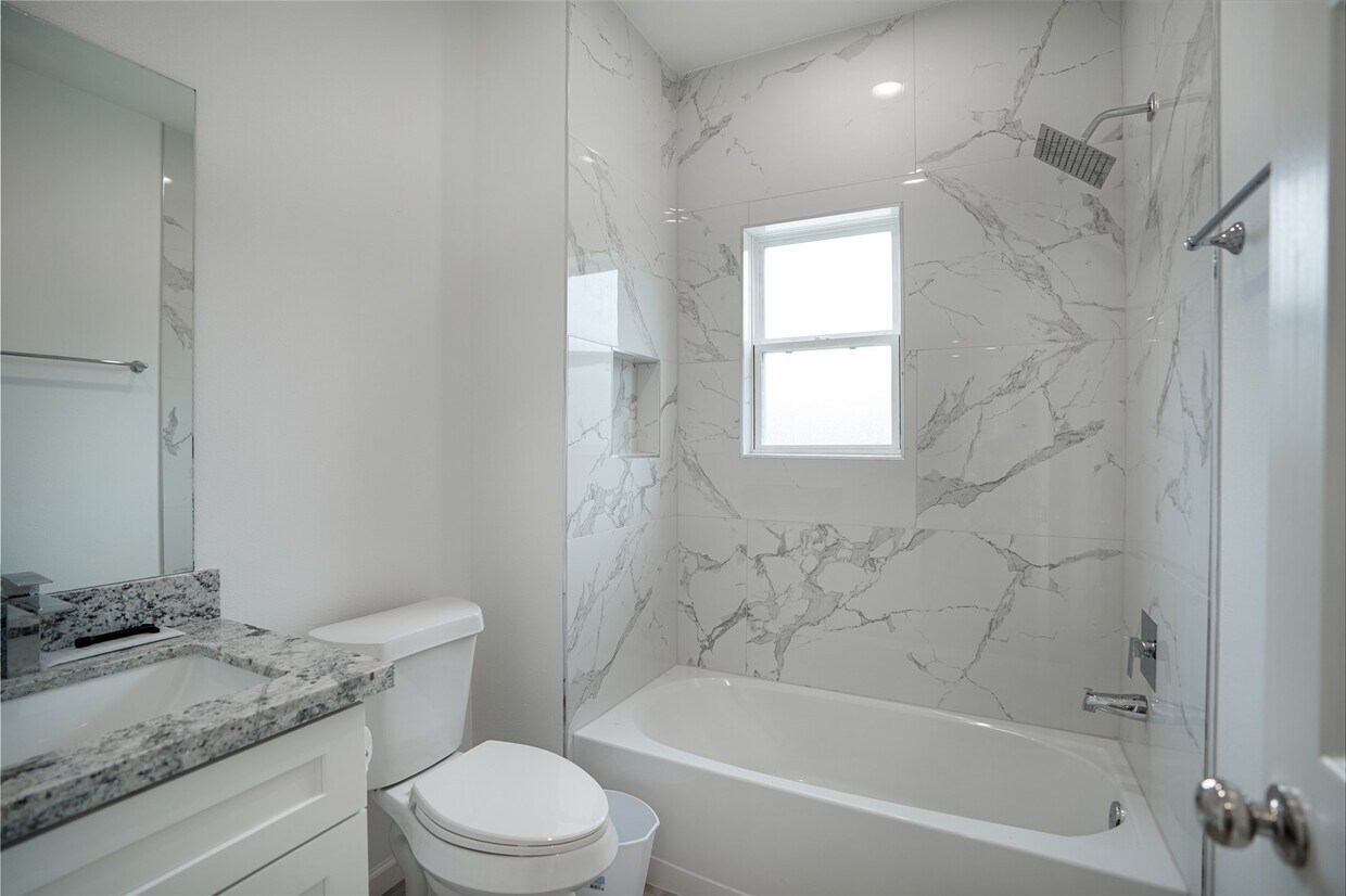 Foto del edificio - 7914 Laura Koppe Rd