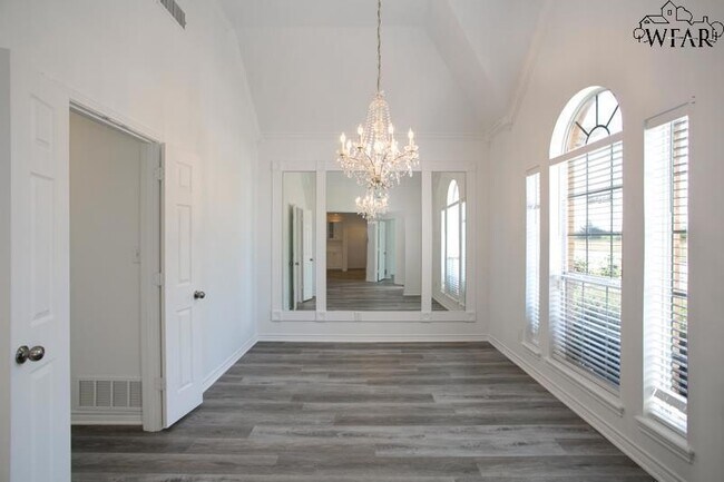 Foto del edificio - 8 Canyon Bluff Ct