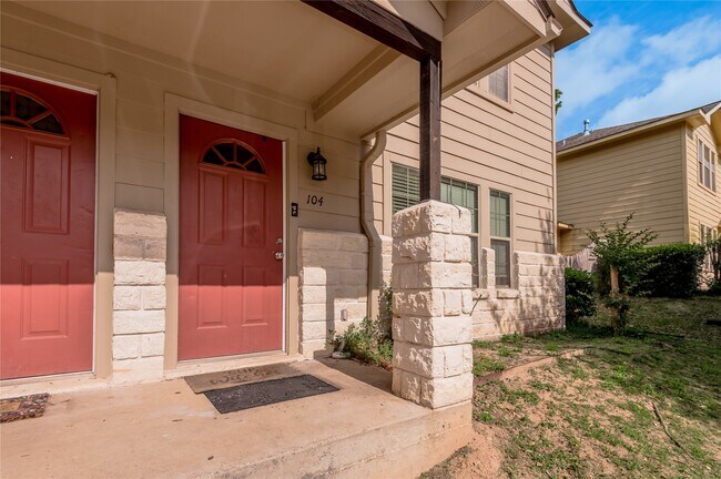 Building Photo - 104 Yegua Cir