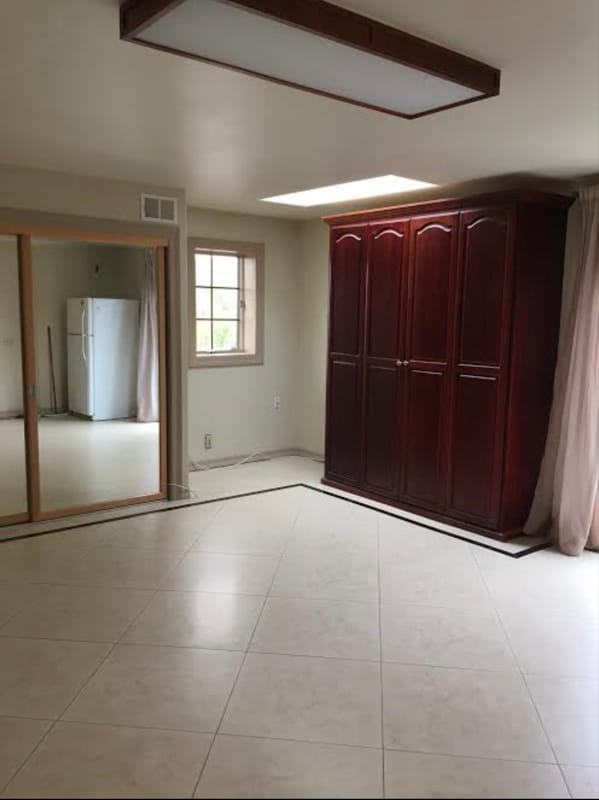 Foto del edificio - 19211 Dodge Ave