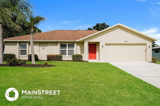 Building Photo - 820 SW 11th Ct