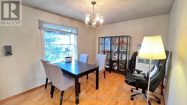 Building Photo - 960 Cahill Dr W