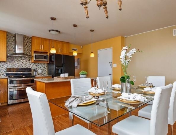 Building Photo - 96 Menlo Ave