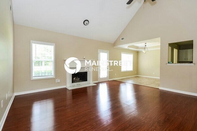 Foto del edificio - 4 Bedroom Pet-Friendly Home in Covington, GA with Main Street Renewal