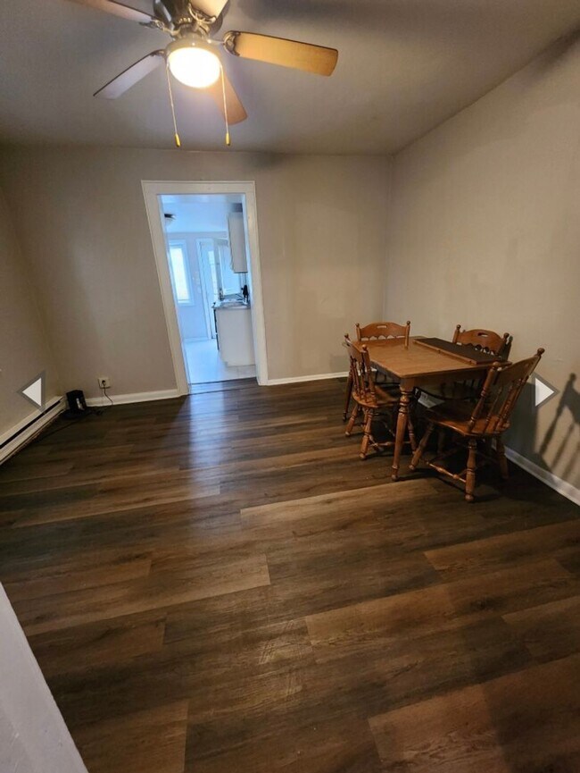 Foto del edificio - 909 W Adams St