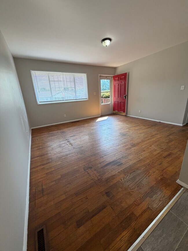 Foto del edificio - 3 Bedroom in Frankfort!