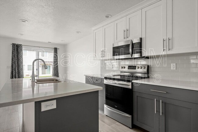 Building Photo - 6541 S Aspen Ln
