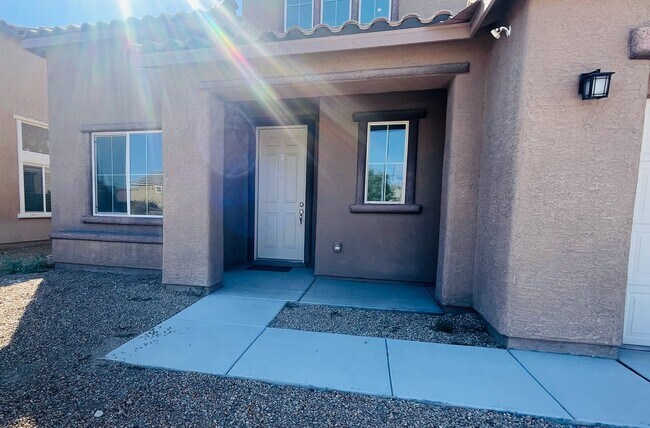 Foto del edificio - Ideal 3 Bd, 2.5 Bth, New Paint, Huge Chef'...