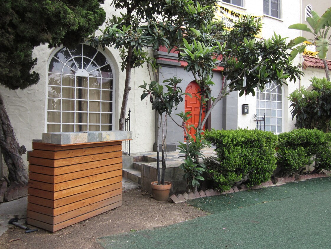 2814 Ellendale Pl, Los Angeles, CA 90007 House Rental in Los Angeles