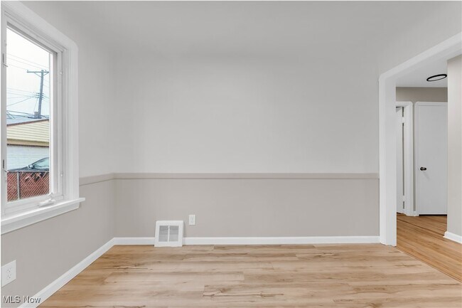 Foto del edificio - 4821 E 84th St