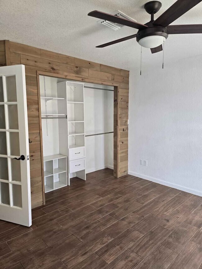 Building Photo - Avenue A Ranch