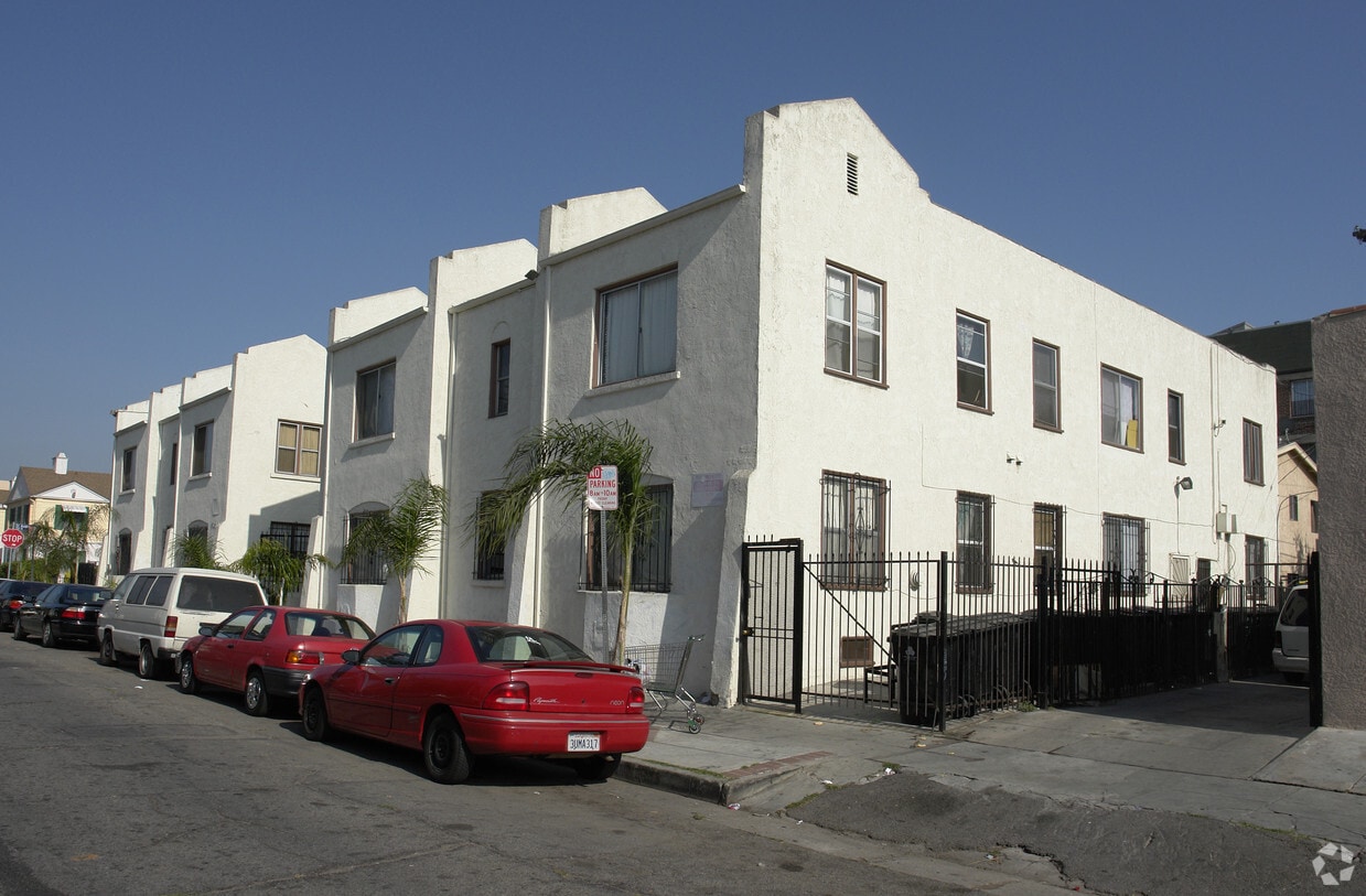 5200 Marathon Street - 5200 Marathon St