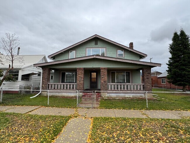 Building Photo - 1838 Phillips Ave