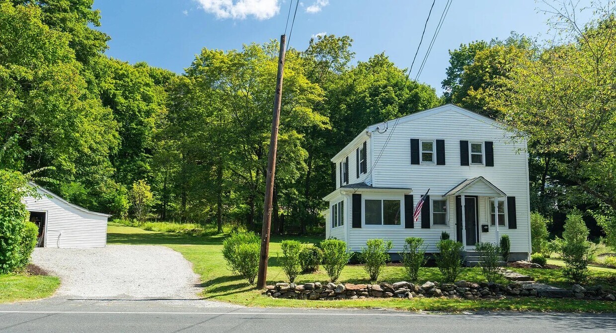 Primary Photo - 26 Greenwood Ave