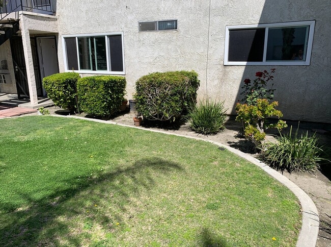 Building Photo - 11644 Bellflower Blvd