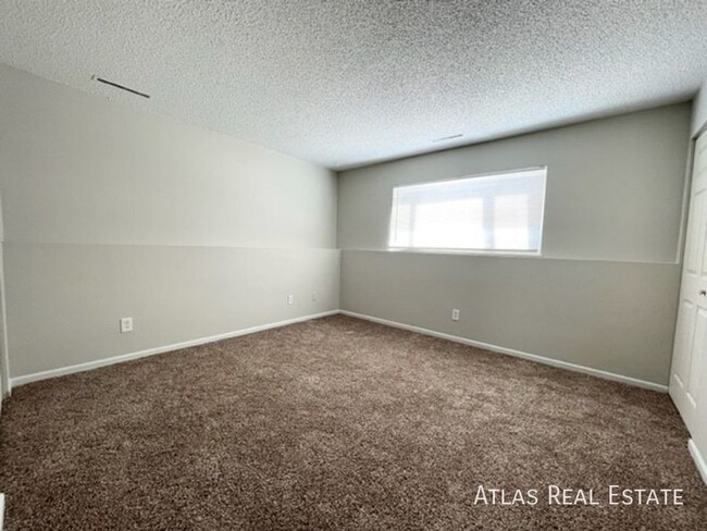 Building Photo - Look and lease: Free 50" TV if you apply 2...