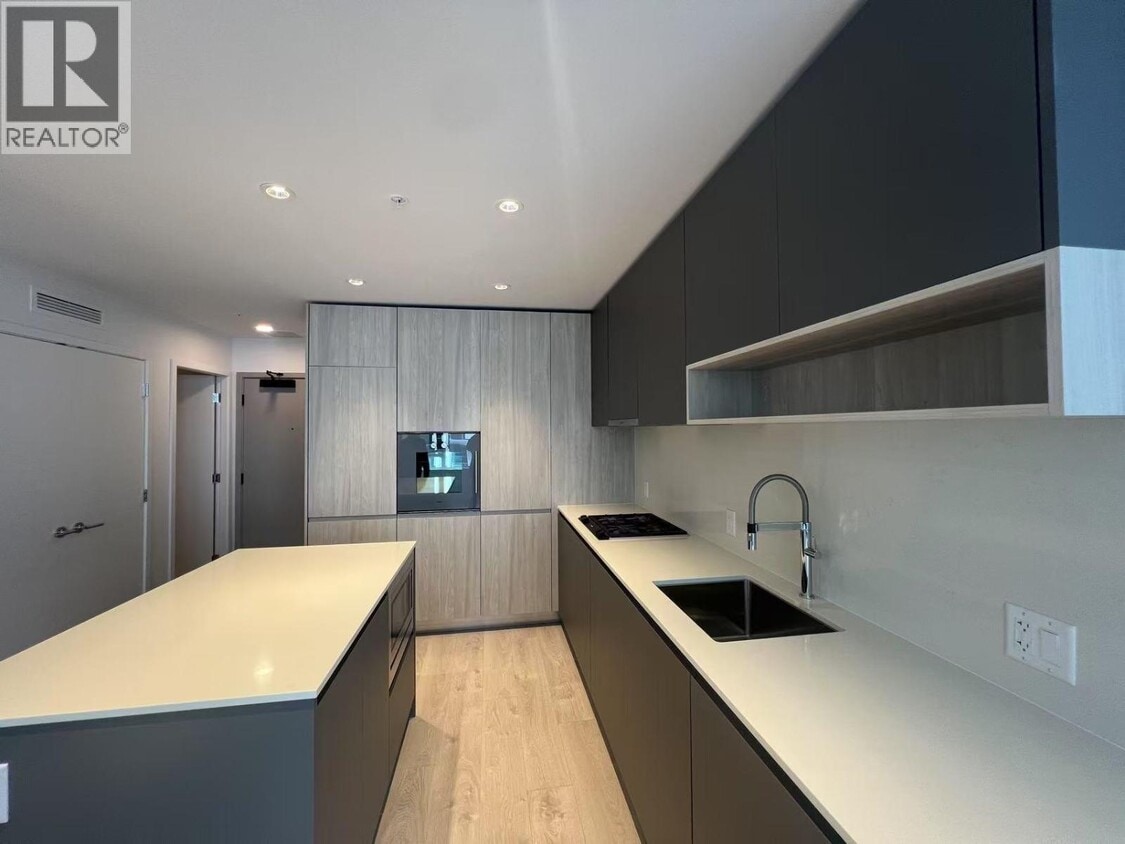 Photo principale - 6808 Minoru Blvd