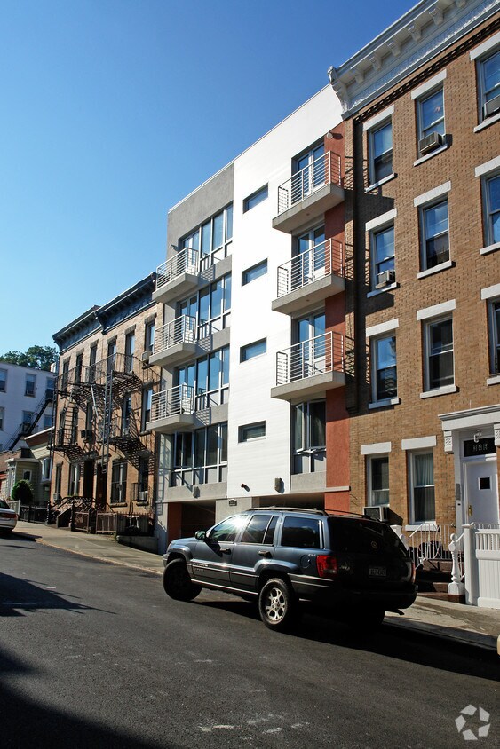 Building Photo - 352 21st St