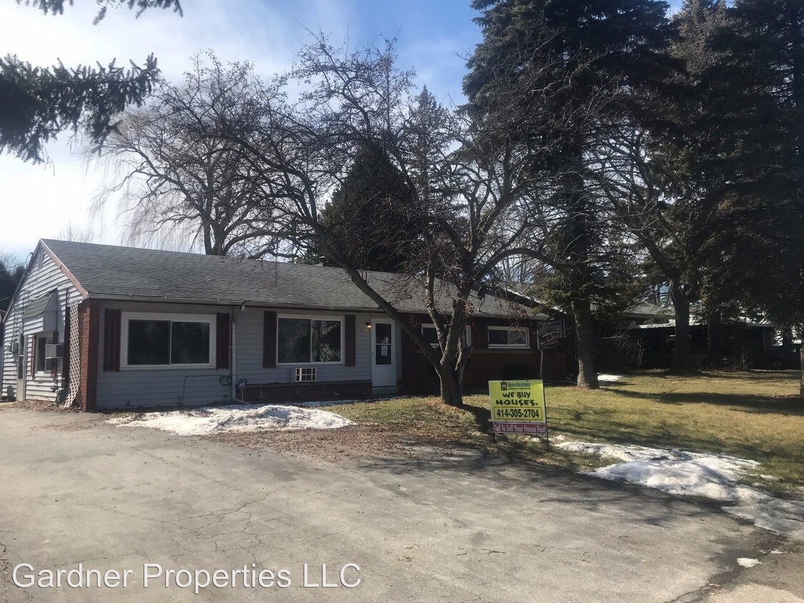 3 br, 1 bath House 5333 W Brown Deer Road House for Rent in Brown Deer, WI