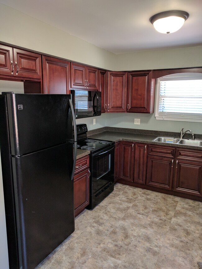 Foto del edificio - 6423 Powell Pl