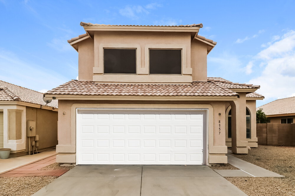 Primary Photo - 8557 W Voltaire Ave