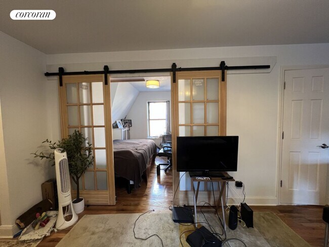Foto del edificio - 358 West End Ave