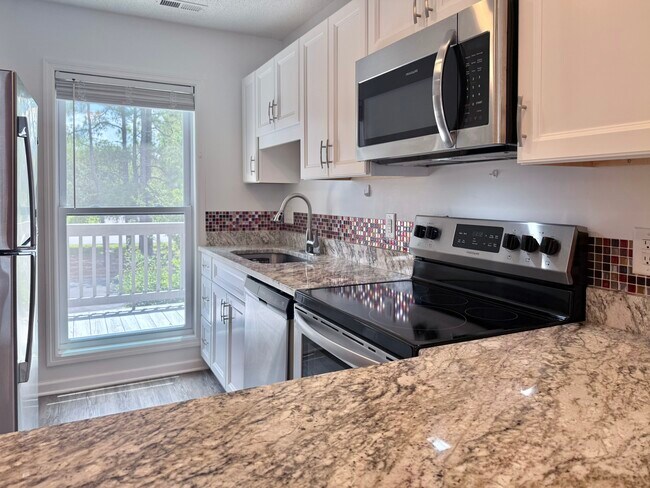 Foto del edificio - 7162 Windward Dr