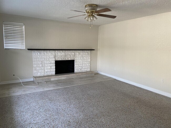 Building Photo - 603 Oakwood Ave