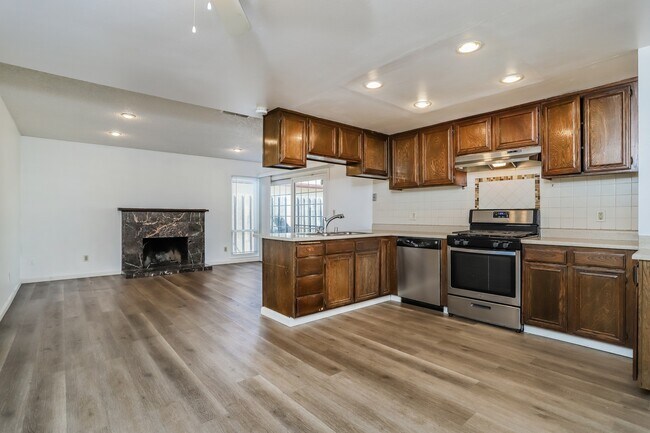 Building Photo - 9463 Fort Worth Way