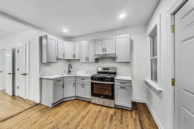 Building Photo - 2717 N Drake Ave