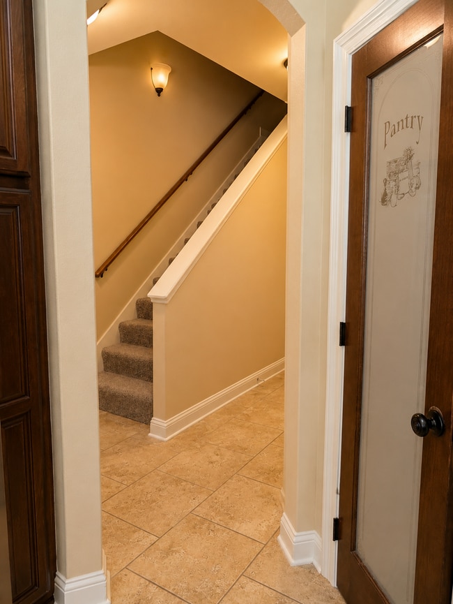 Building Photo - 519 Brompton Ln