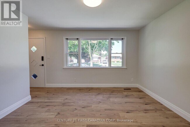 Building Photo - 1805 Whitehall Dr