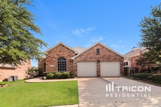 Building Photo - 6018 Holly Crest Ln