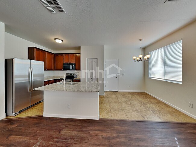 Foto del edificio - 10011 W Kingman St