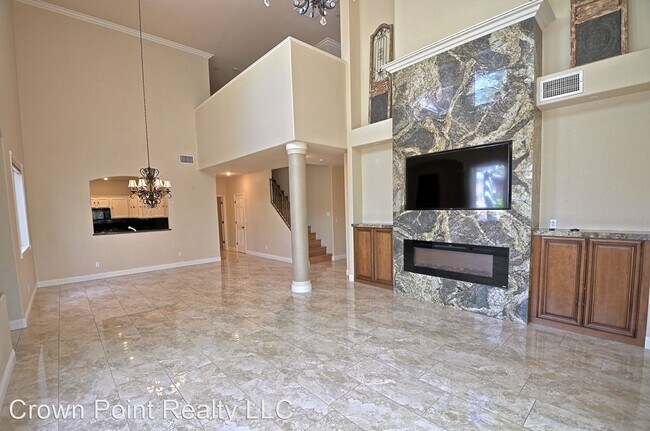 Building Photo - 2 br, 2.5 bath House - 9425 San Laguna #102
