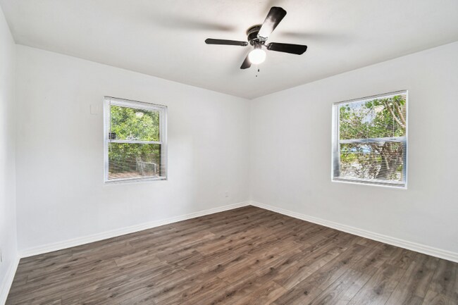 Building Photo - 3606 Jammes Rd