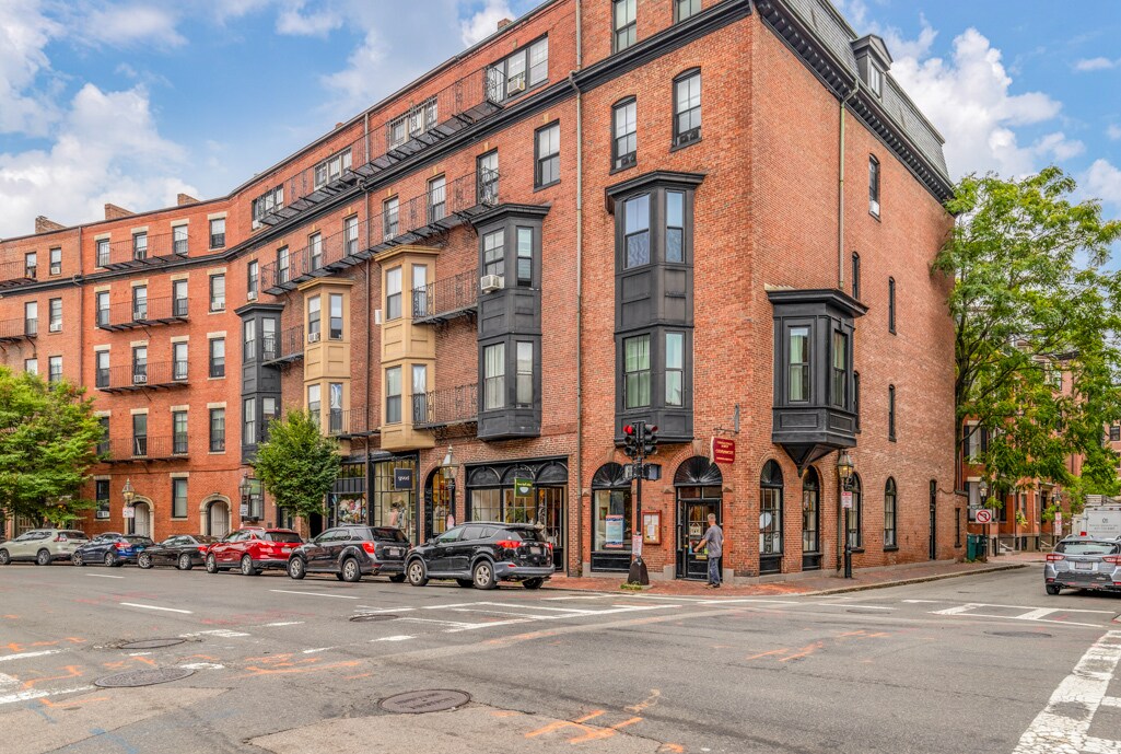 Primary Photo - 98 Charles St