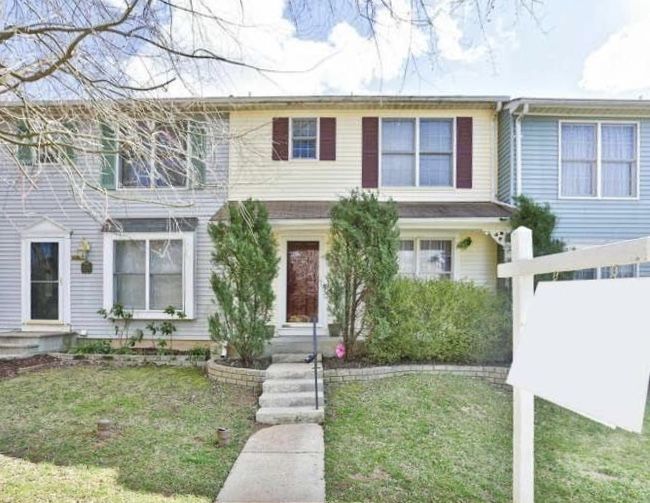 Foto principal - Beautiful 3 bedroom Townhome