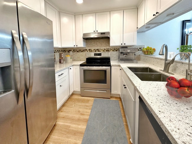 Building Photo - 680 Blackford Ct