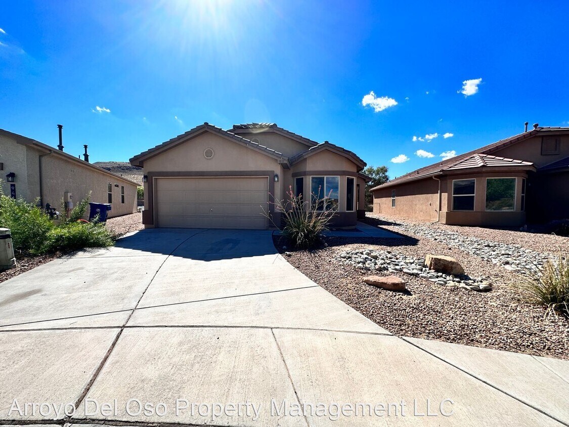 Primary Photo - 4 br, 2 bath House - 931 Purple Aster Aven...