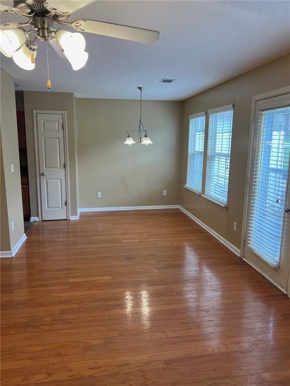 Building Photo - 6201 Queen Meadow Dr SE